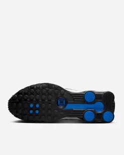 NIKE Retail B.V. Shox R4< Nike Shox